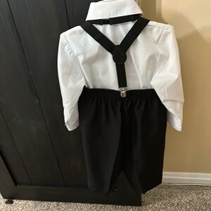 2T pants and button up dress suite. Fully adjustable bow tie and suspenders